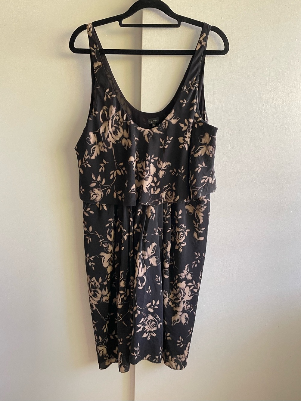 Aritzia t. Babaton 100% Silk 90s Romantic Dark Floral Dress Large